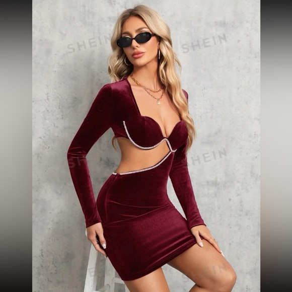 Burgundy dress size medium - Picture 3 of 5